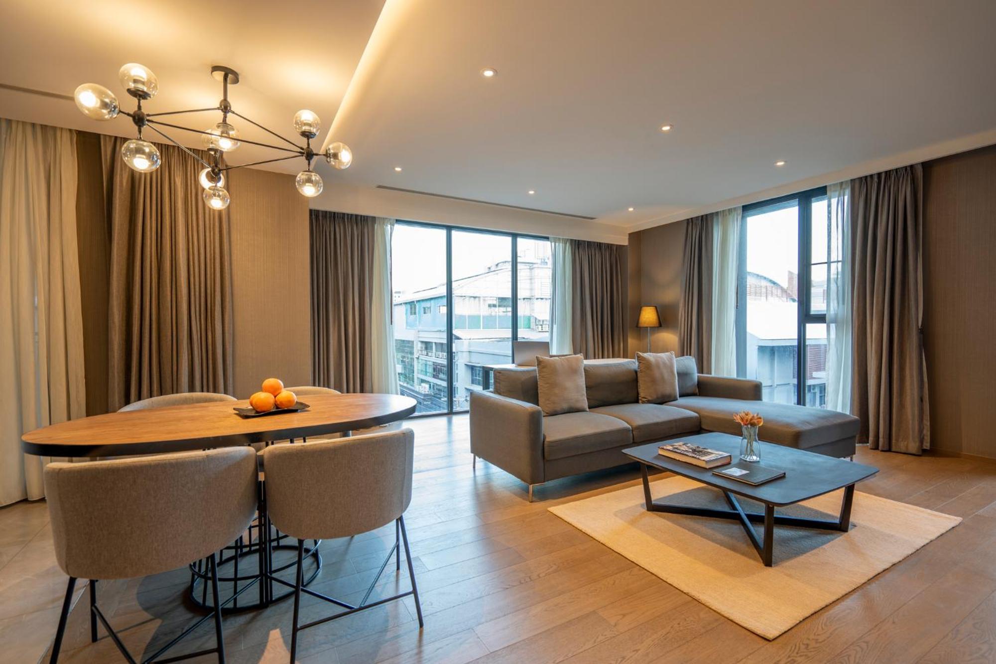 Walton Suites Sukhumvit Bangkok Exterior foto